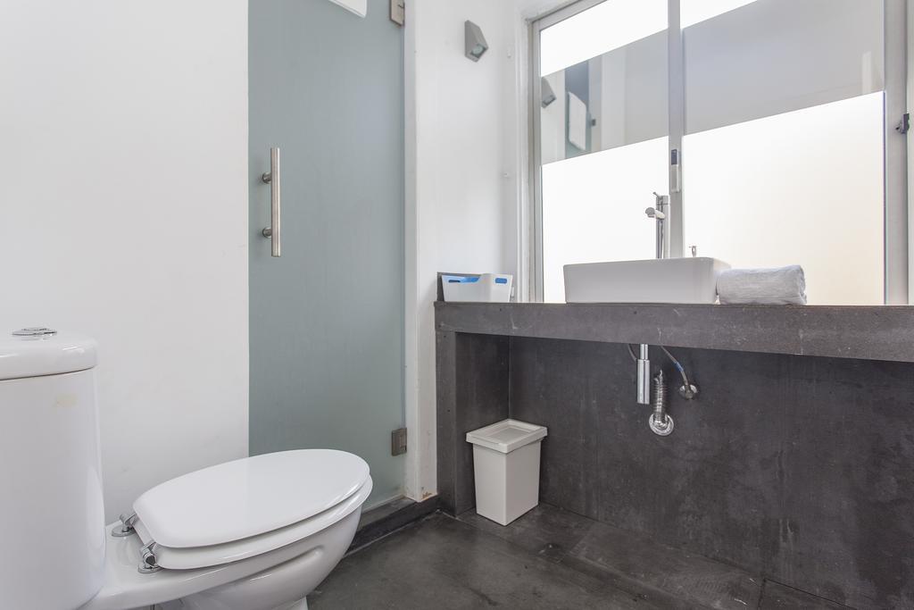 5 Sins Chiado Hostel リスボン エクステリア 写真
